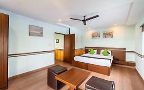 Hotel Gujarati Bhawan - Luxe Stay - Near Prem Mandir